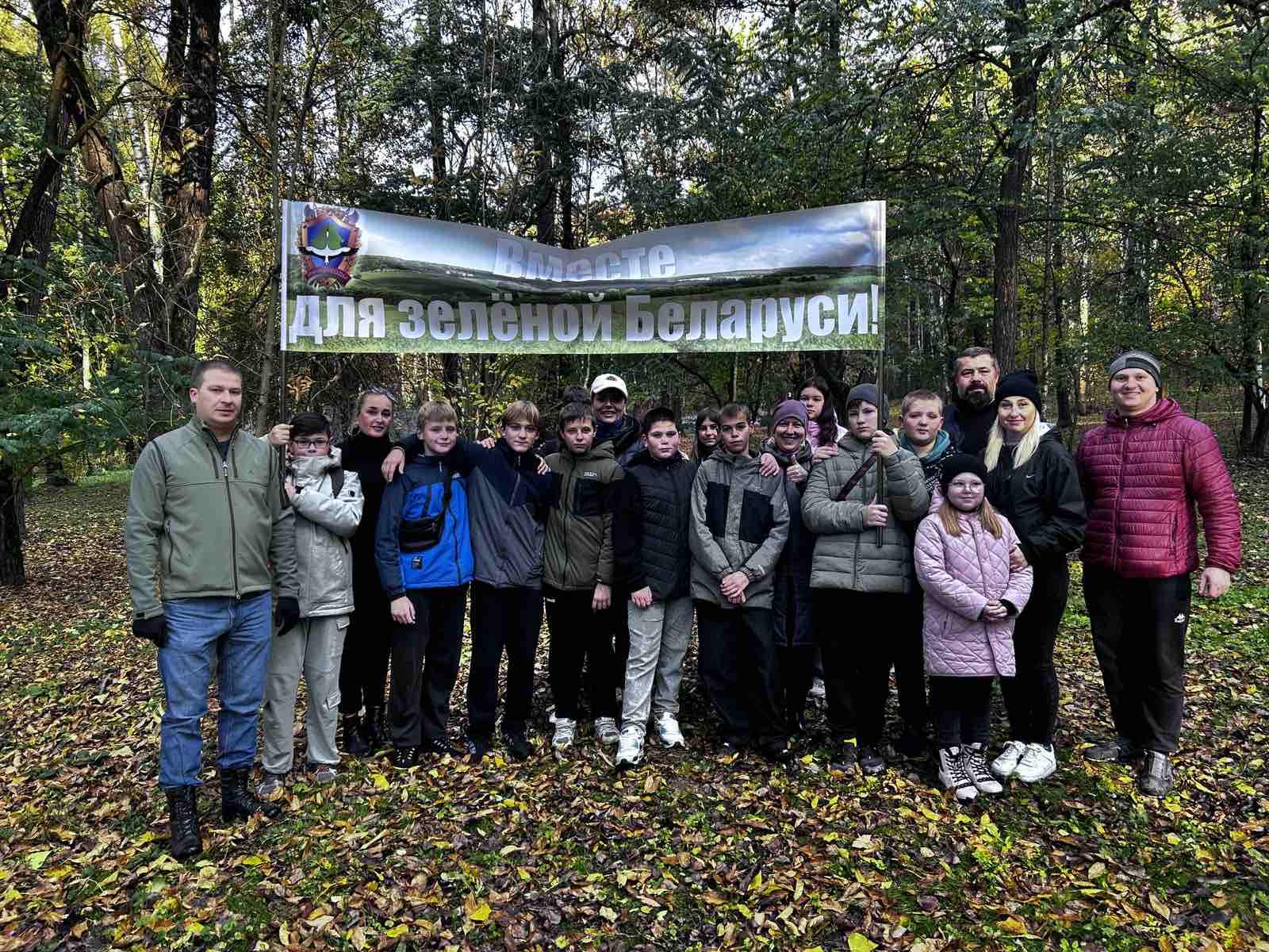 Спасатели приняли участие в посадке леса