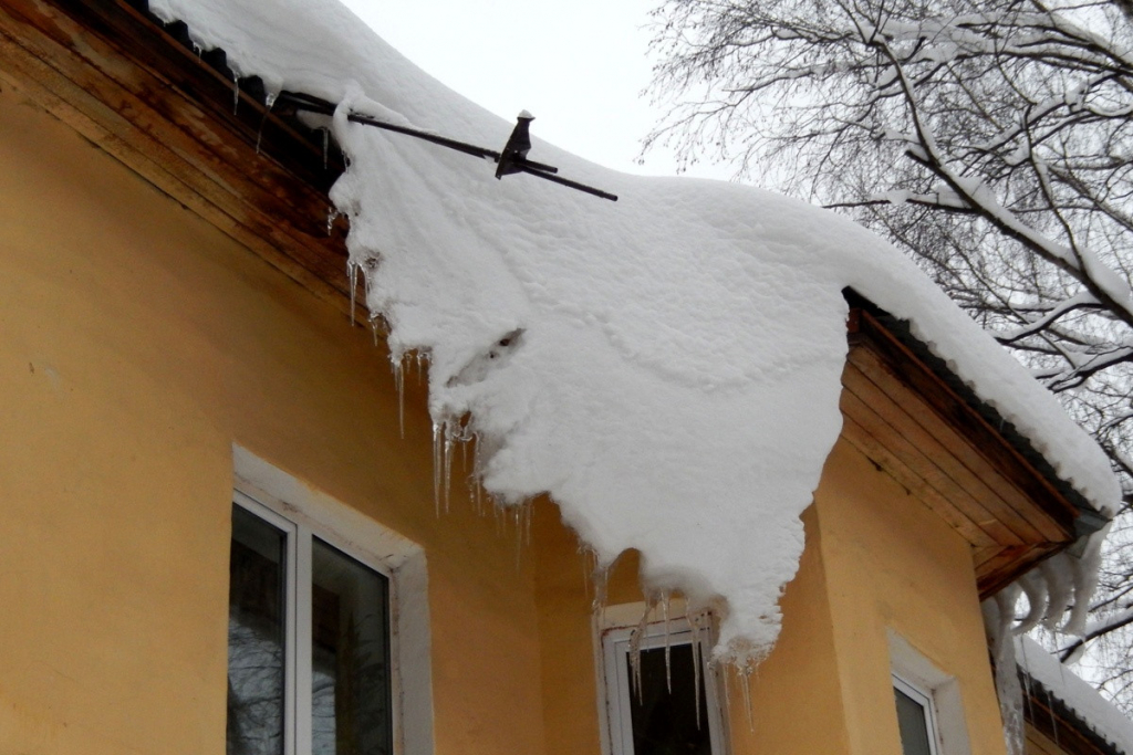 Снег на крыше 2.jpg